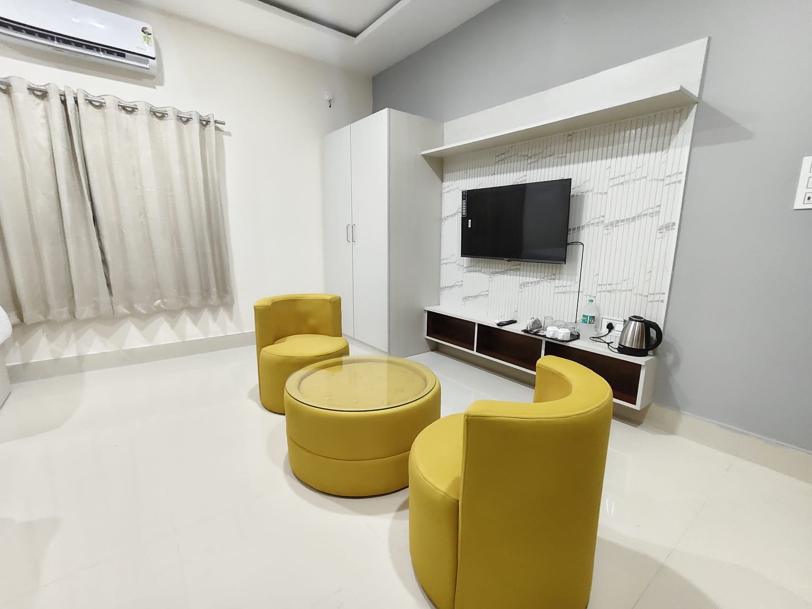 Deluxe Triple Bed 3