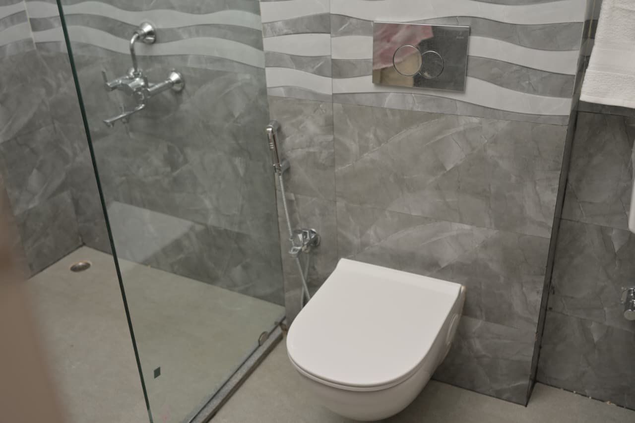 Deluxe Twin Bath 3